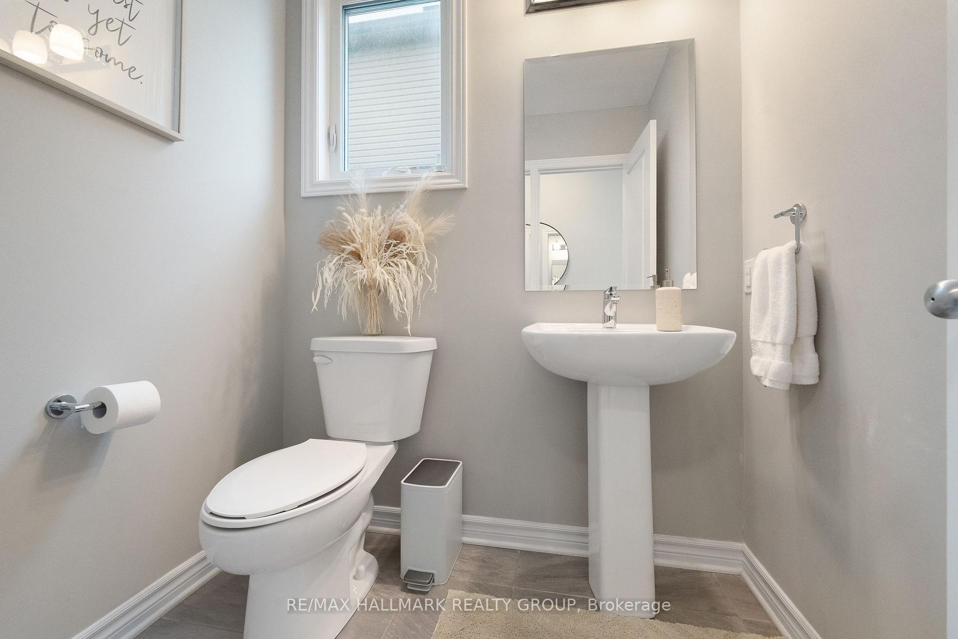 Photo 4 of 110 Vendome Street, Ottawa, Avalon West — HOMEH