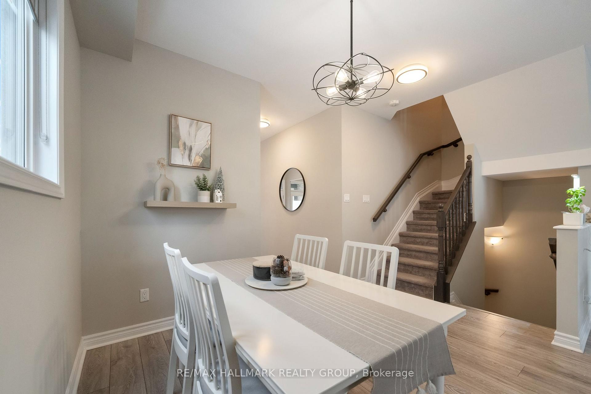 Photo 7 of 110 Vendome Street, Ottawa, Avalon West — HOMEH