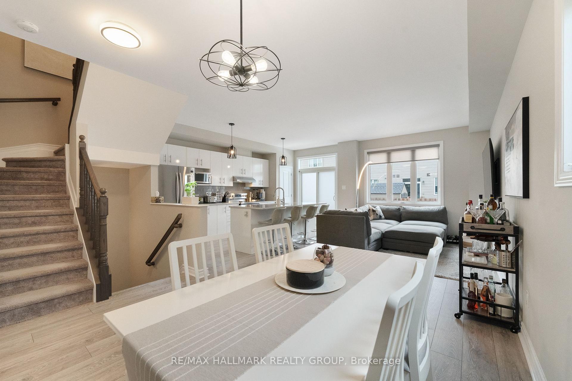 Photo 8 of 110 Vendome Street, Ottawa, Avalon West — HOMEH