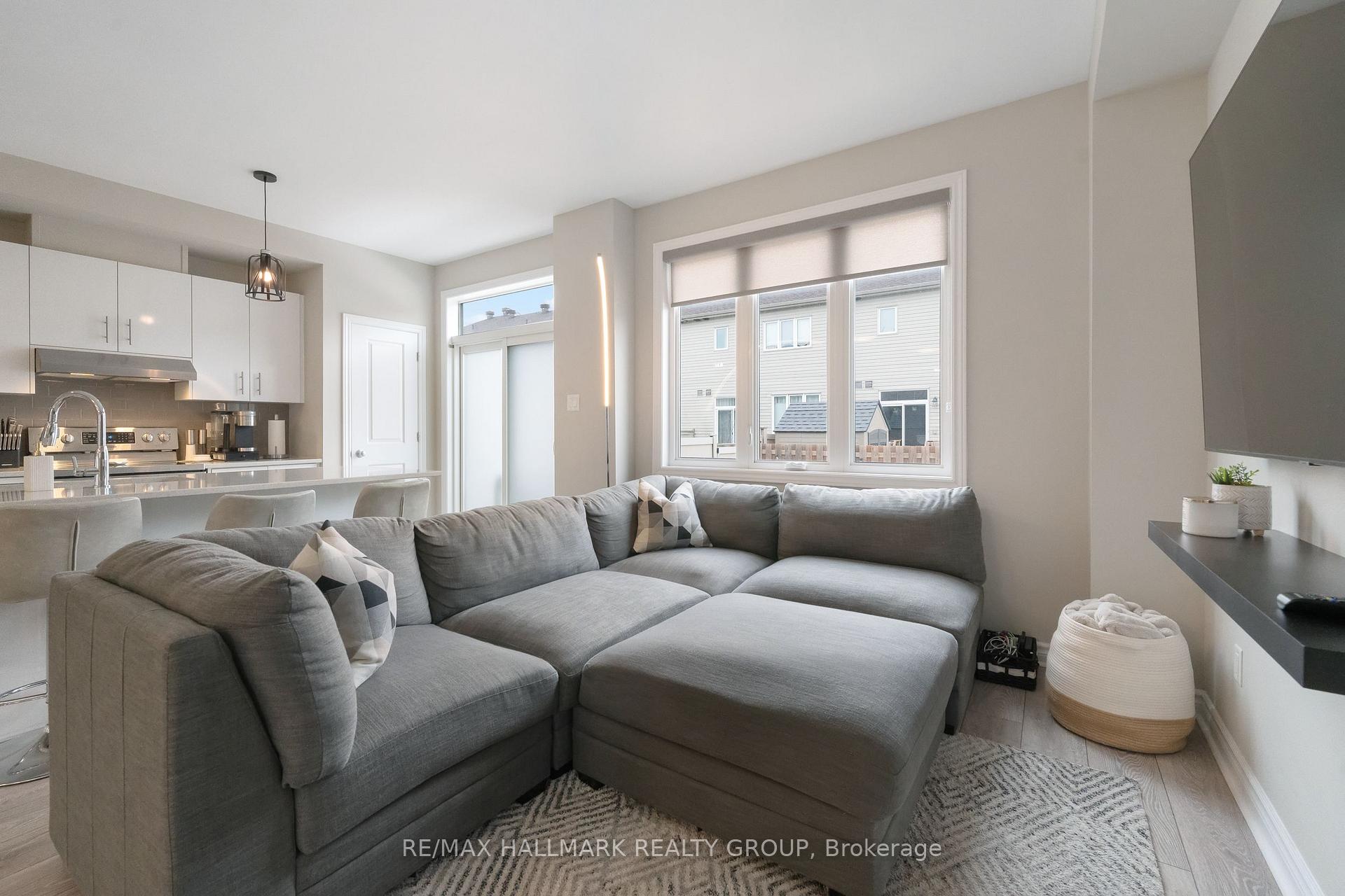 Photo 10 of 110 Vendome Street, Ottawa, Avalon West — HOMEH