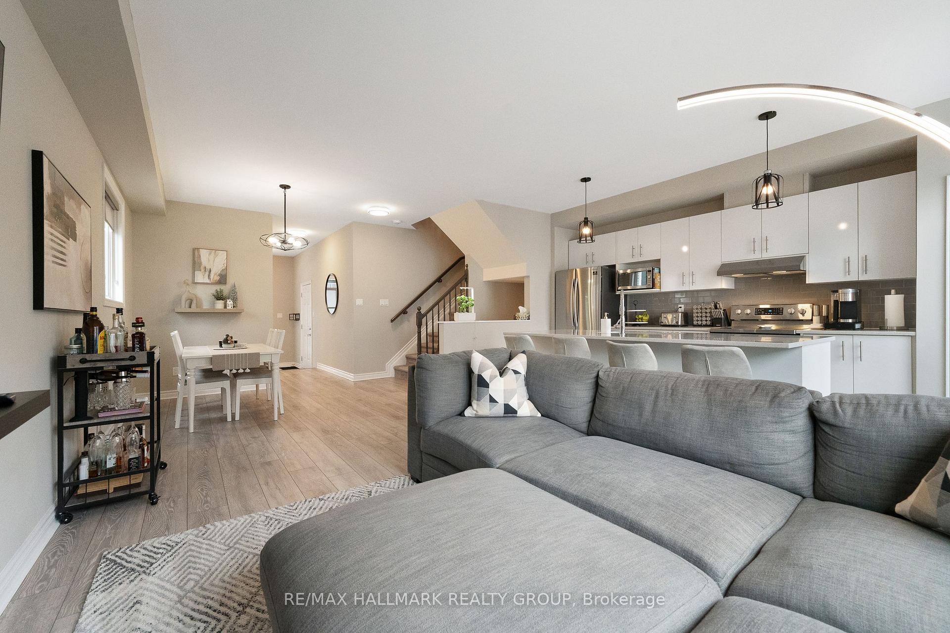 Photo 11 of 110 Vendome Street, Ottawa, Avalon West — HOMEH