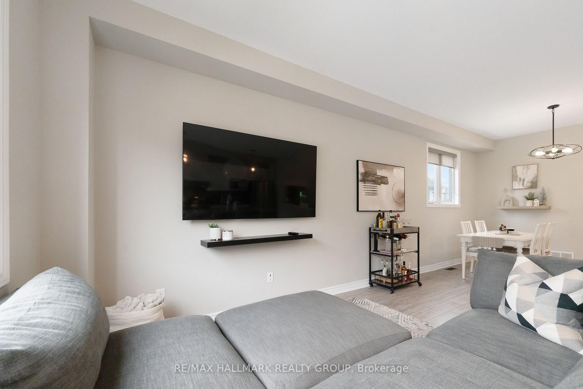 Photo 12 of 110 Vendome Street, Ottawa, Avalon West — HOMEH