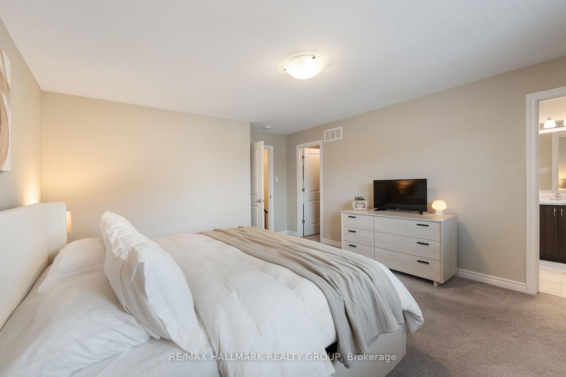 Photo 19 of 110 Vendome Street, Ottawa, Avalon West — HOMEH