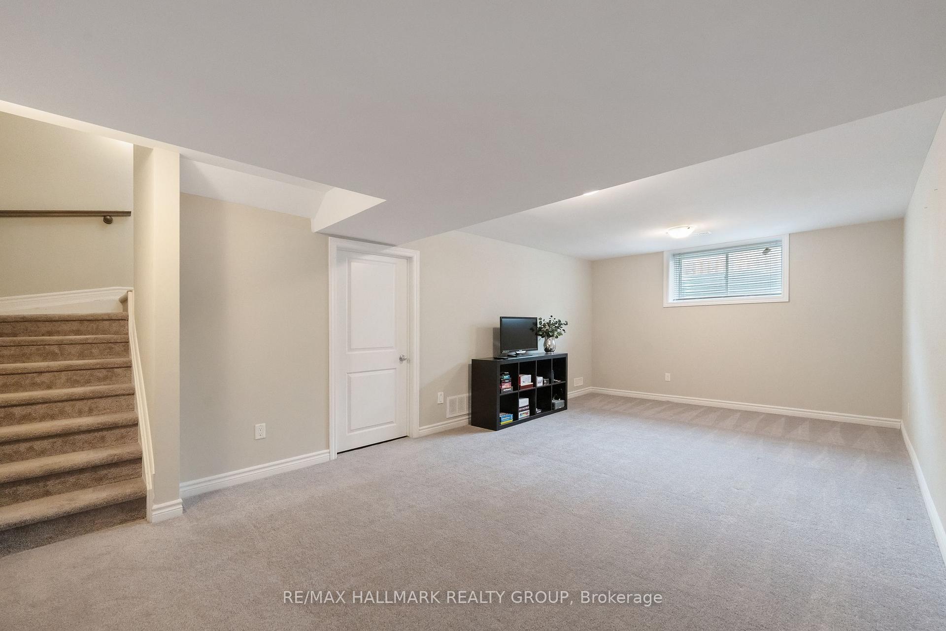 Photo 27 of 110 Vendome Street, Ottawa, Avalon West — HOMEH