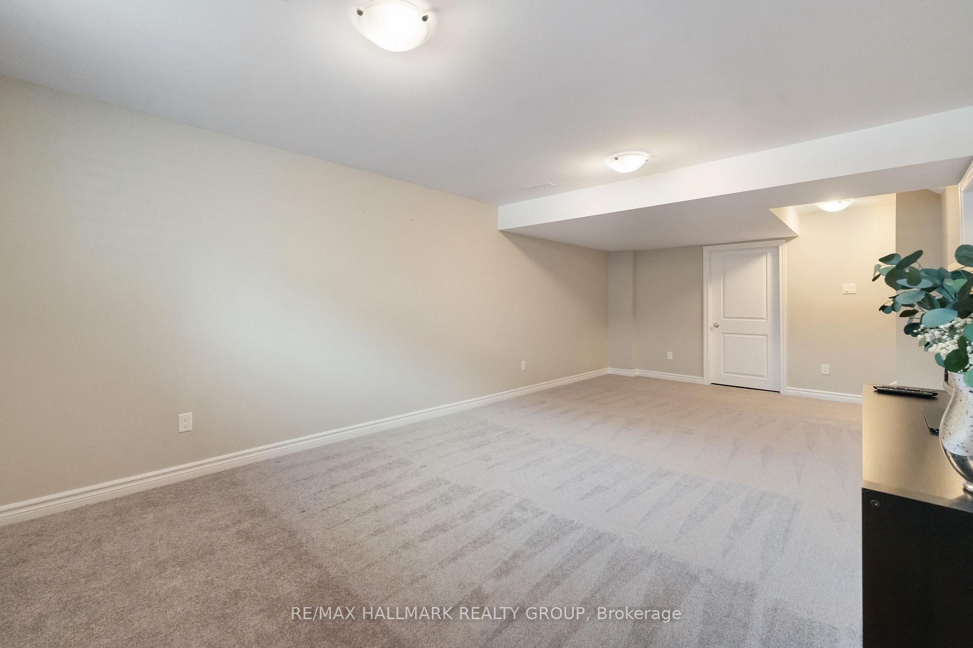 Photo 28 of 110 Vendome Street, Ottawa, Avalon West — HOMEH
