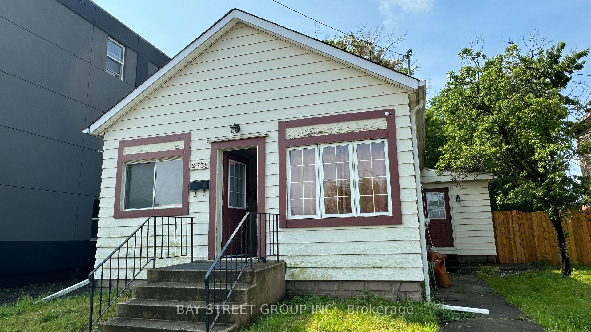 Front of 4738 Huron Street