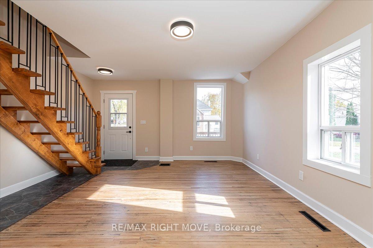 Photo 6 of 89 Douglas Street, Orillia — HOMEH