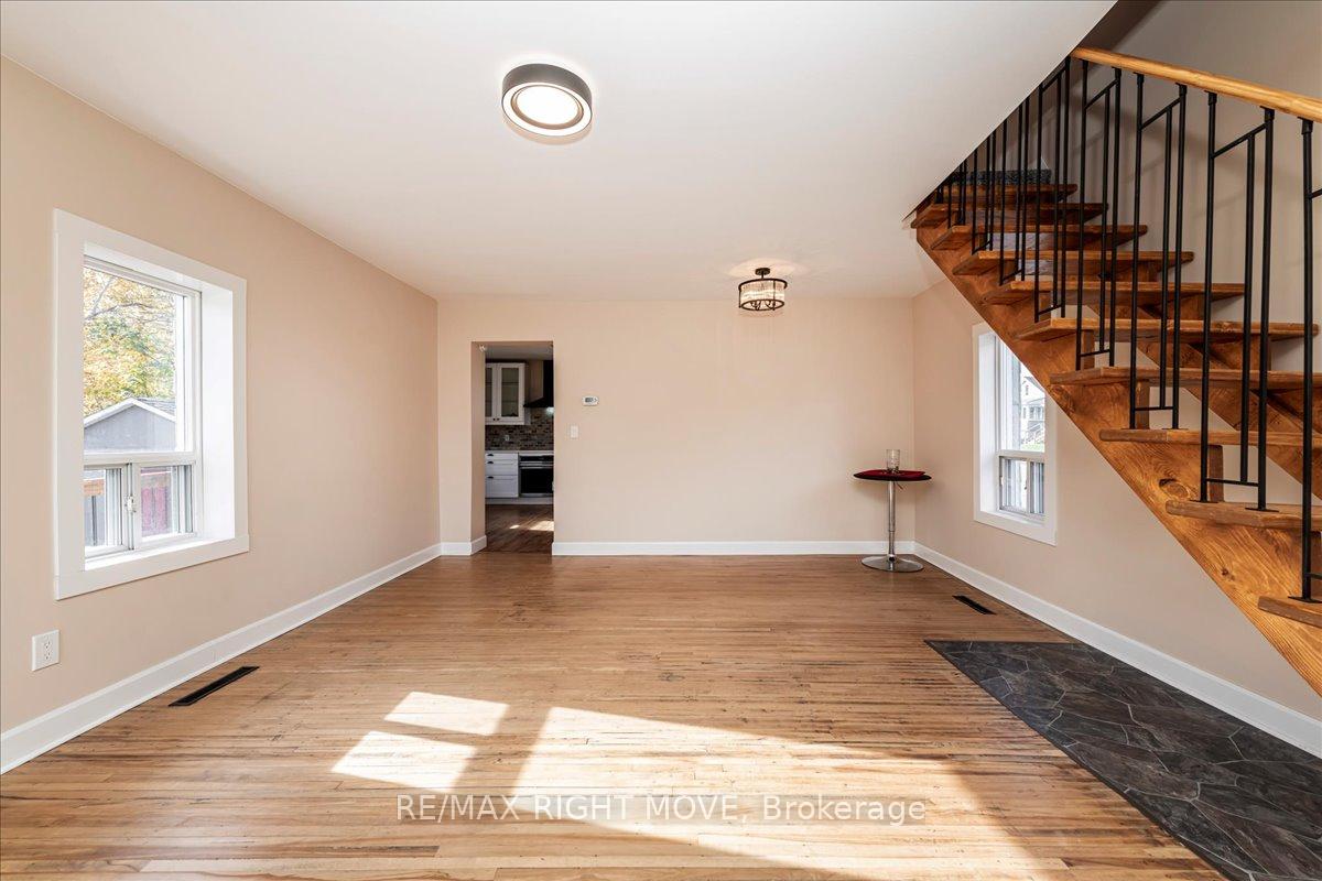 Photo 7 of 89 Douglas Street, Orillia — HOMEH