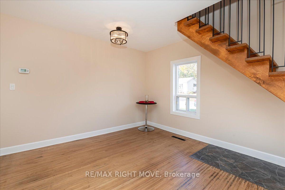 Photo 8 of 89 Douglas Street, Orillia — HOMEH