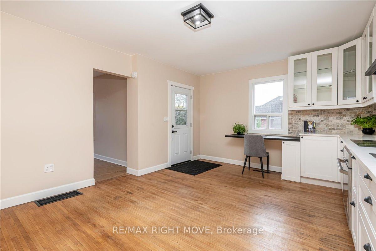 Photo 9 of 89 Douglas Street, Orillia — HOMEH