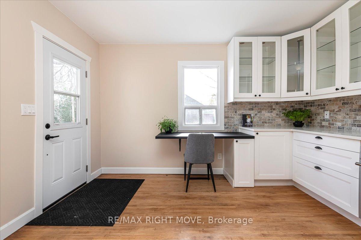 Photo 10 of 89 Douglas Street, Orillia — HOMEH