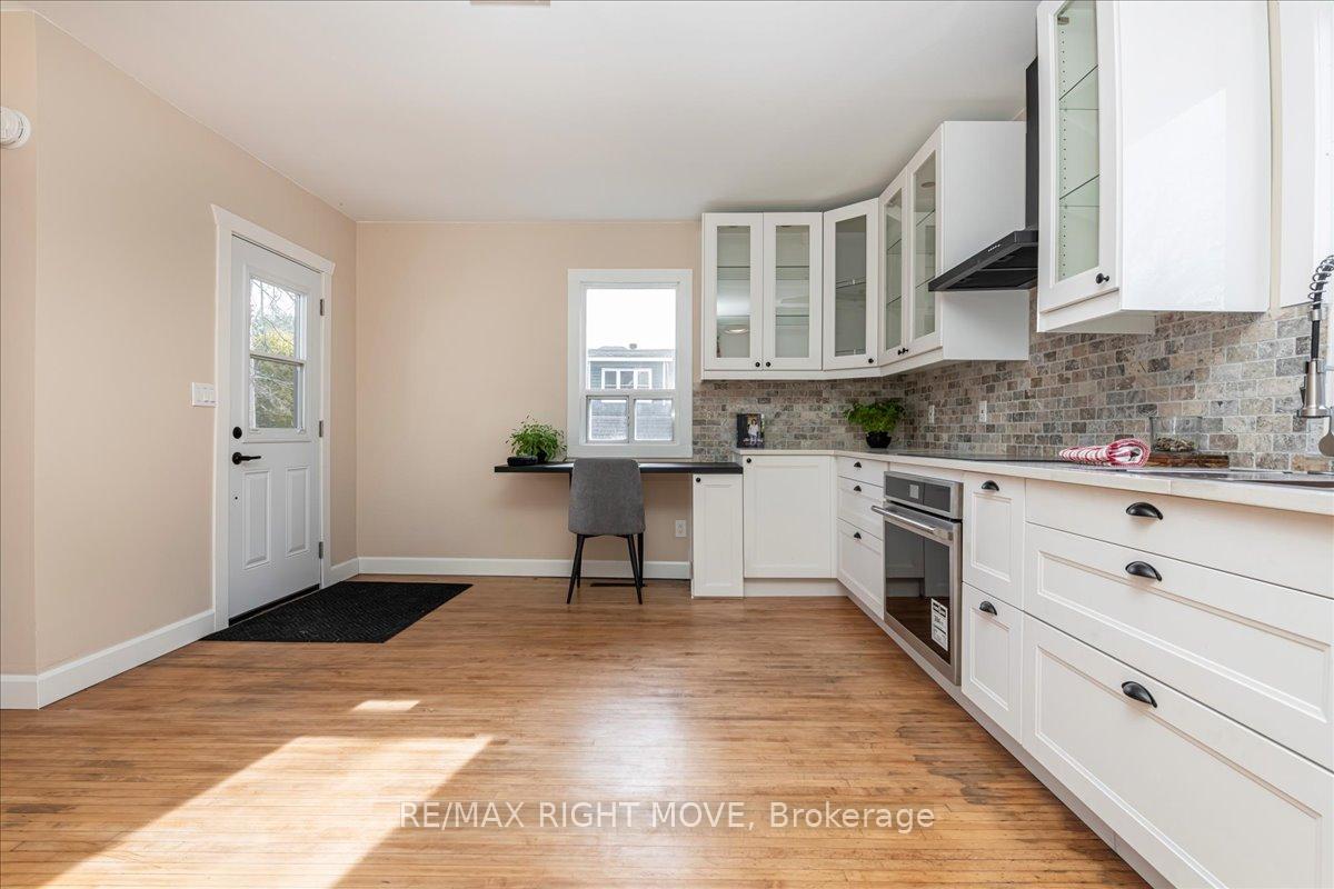 Photo 11 of 89 Douglas Street, Orillia — HOMEH
