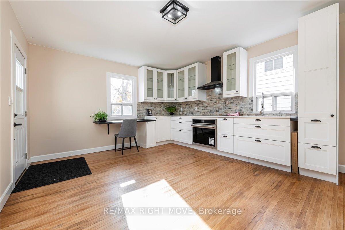 Photo 12 of 89 Douglas Street, Orillia — HOMEH