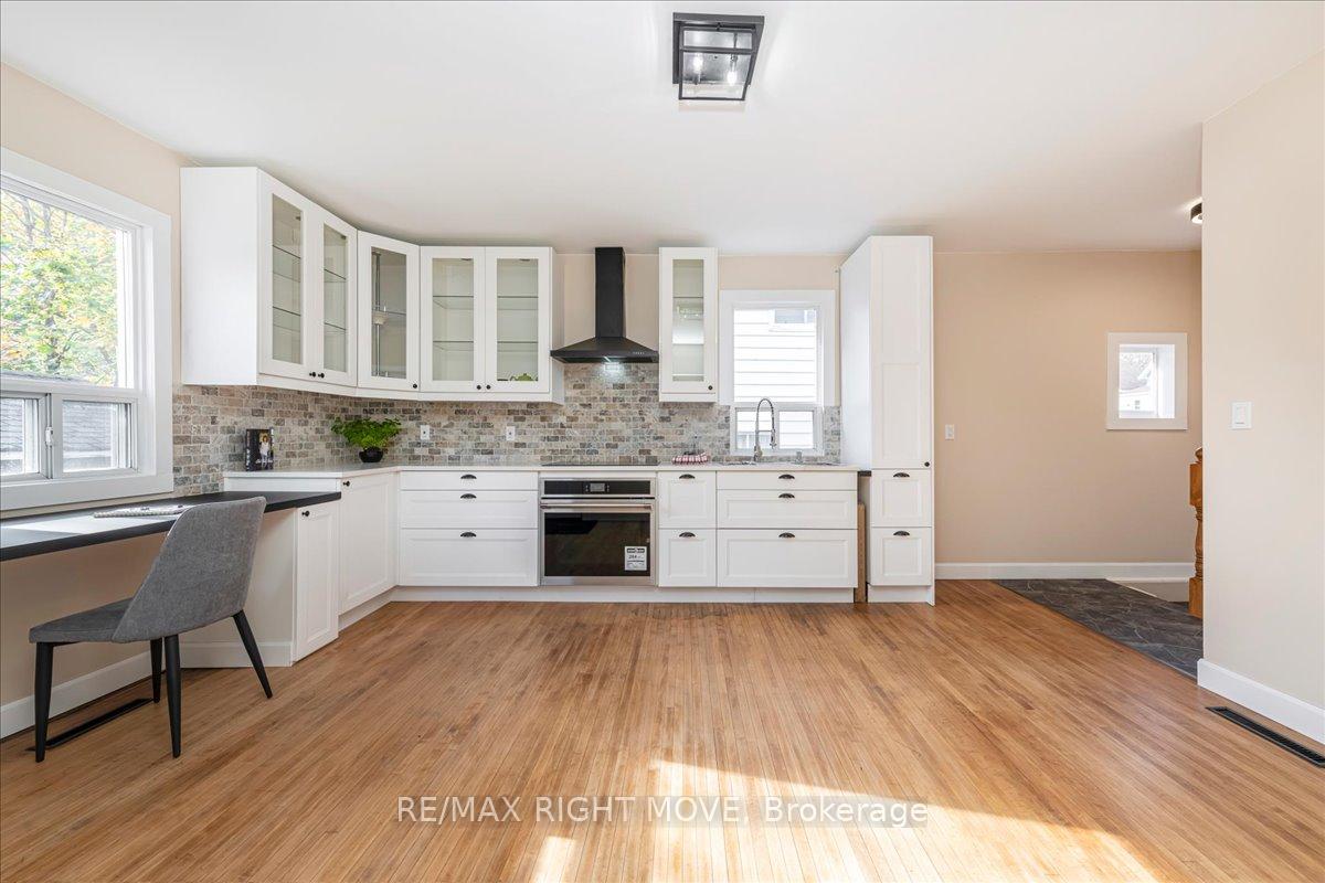 Photo 13 of 89 Douglas Street, Orillia — HOMEH