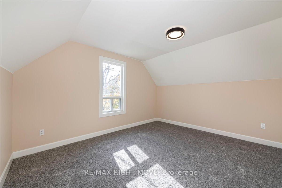 Photo 17 of 89 Douglas Street, Orillia — HOMEH