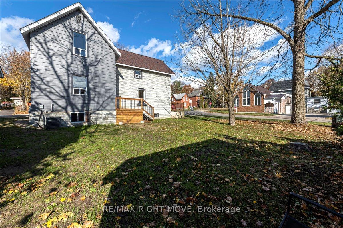 Photo 31 of 89 Douglas Street, Orillia — HOMEH
