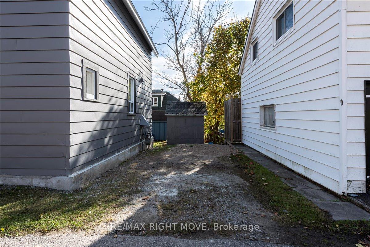 Photo 32 of 89 Douglas Street, Orillia — HOMEH