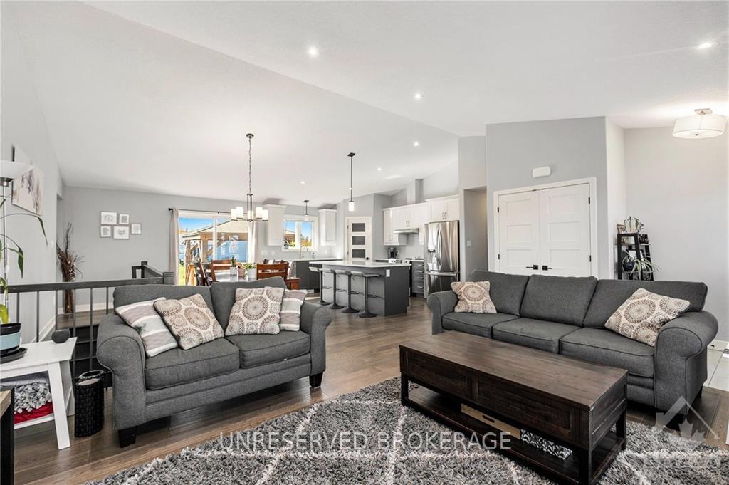 Photo 5 of 2987 Drew Drive, North Dundas, North Dundas (Mountain) Twp — HOMEH