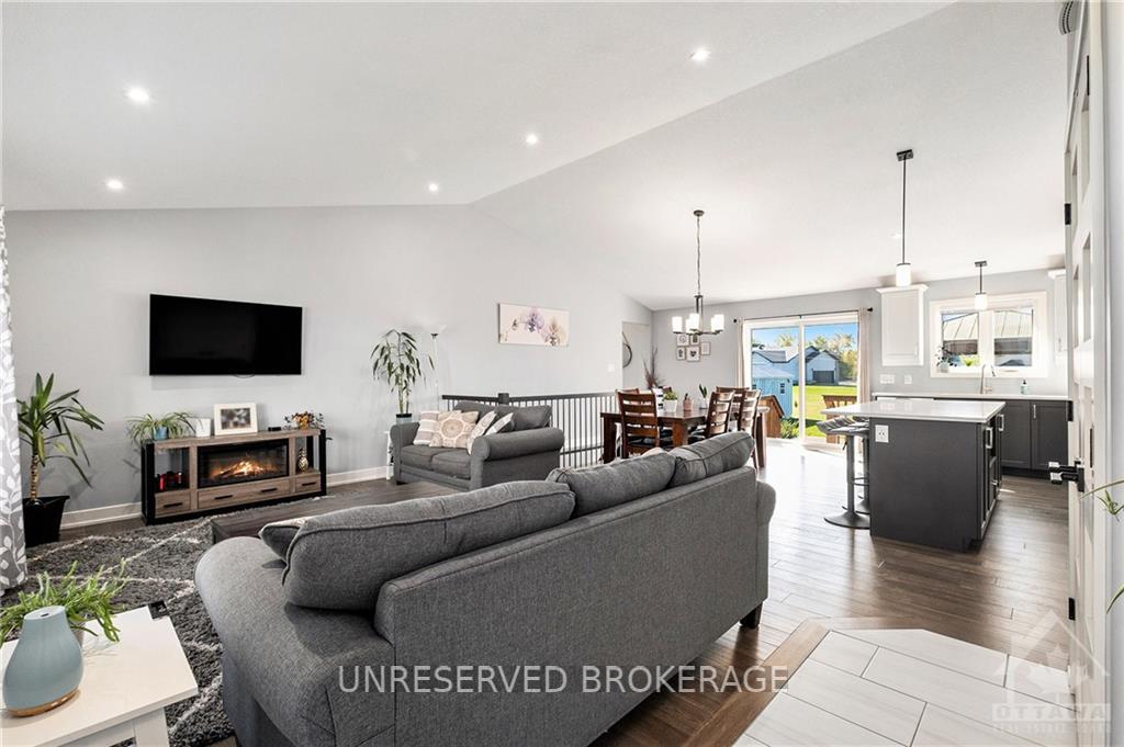 Photo 6 of 2987 Drew Drive, North Dundas, North Dundas (Mountain) Twp — HOMEH