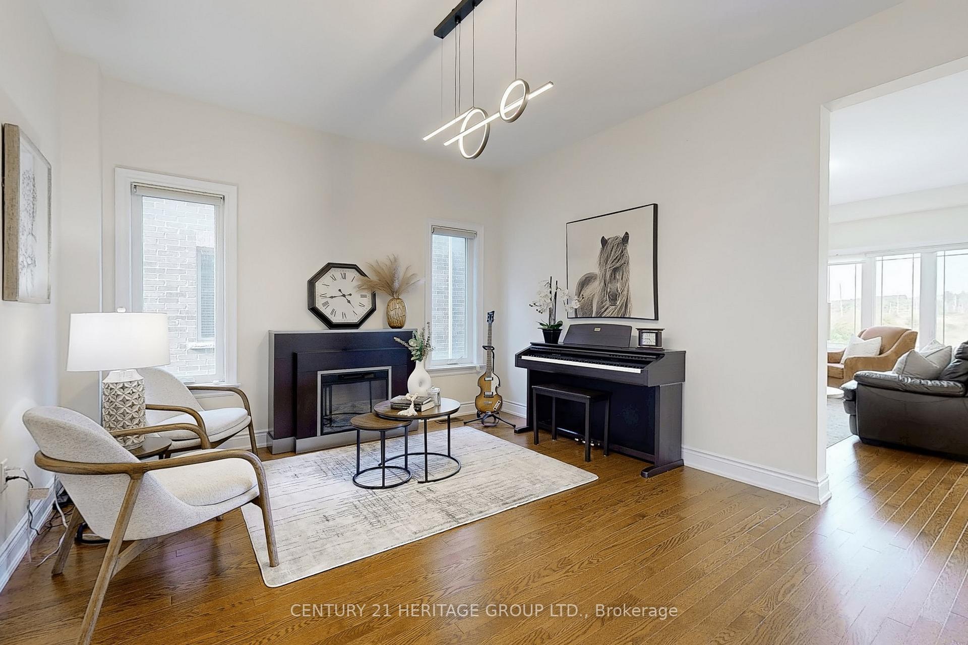Photo 7 of 33 Lorne Thomas Place, New Tecumseth, Alliston — HOMEH
