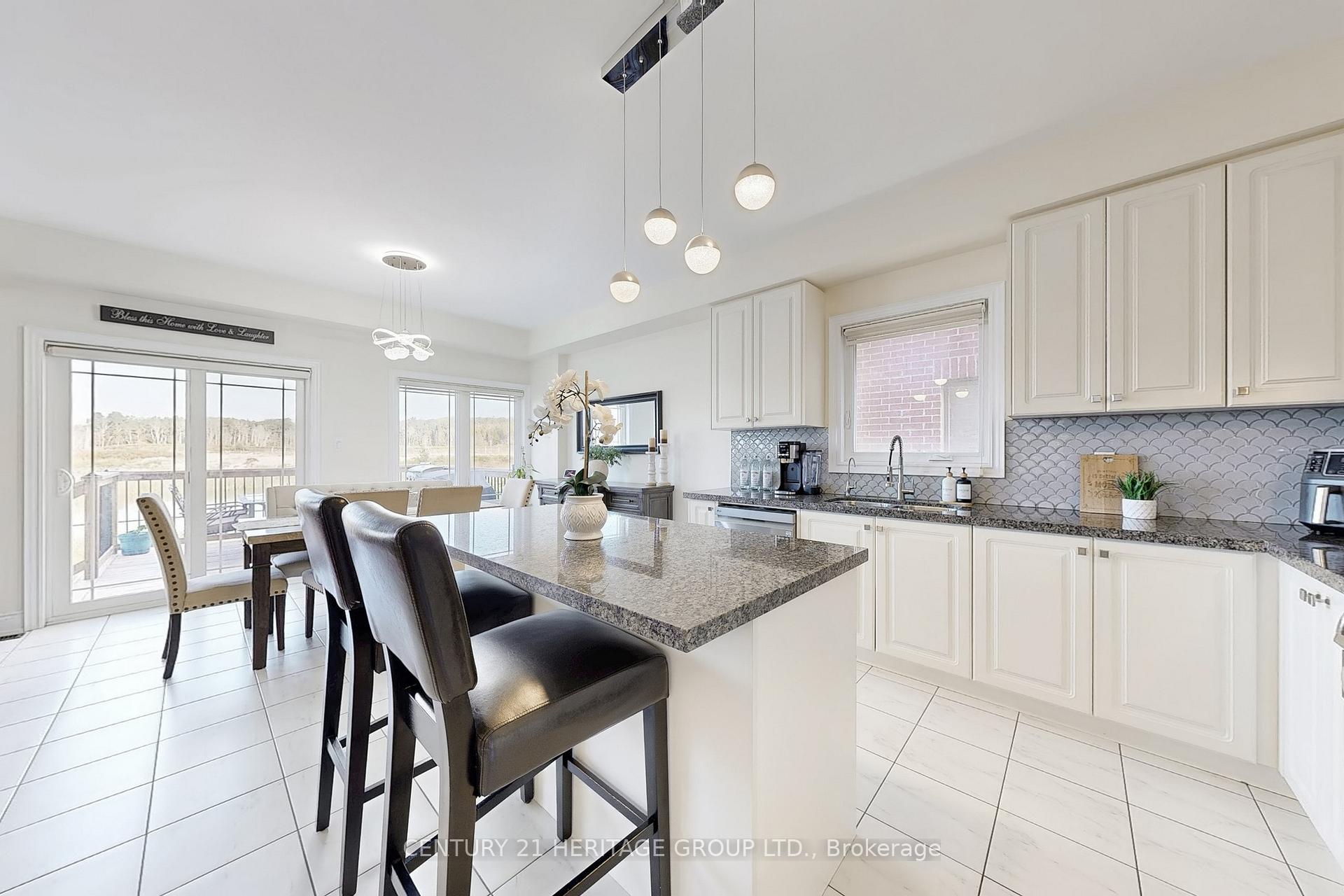 Photo 12 of 33 Lorne Thomas Place, New Tecumseth, Alliston — HOMEH