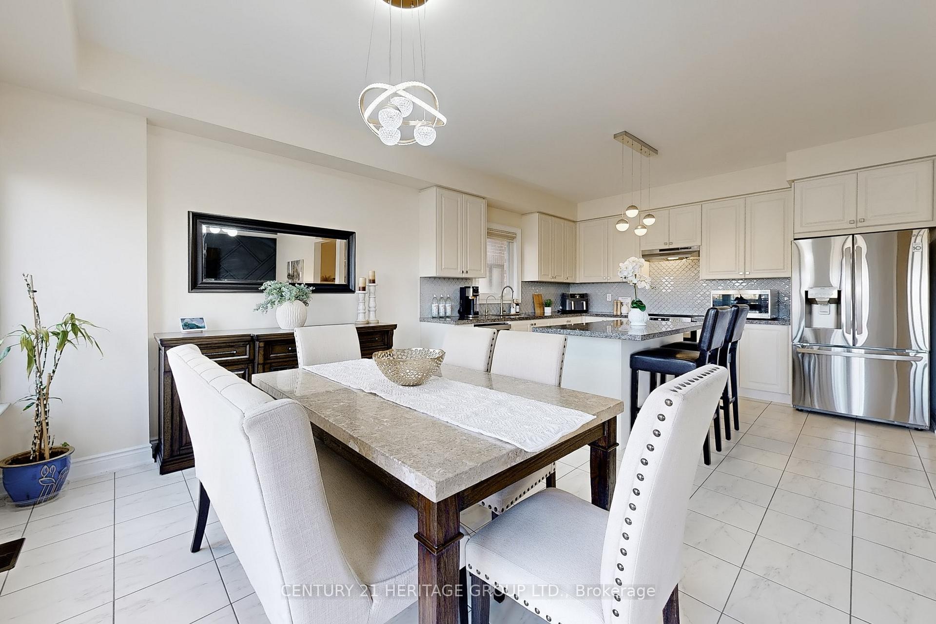 Photo 17 of 33 Lorne Thomas Place, New Tecumseth, Alliston — HOMEH