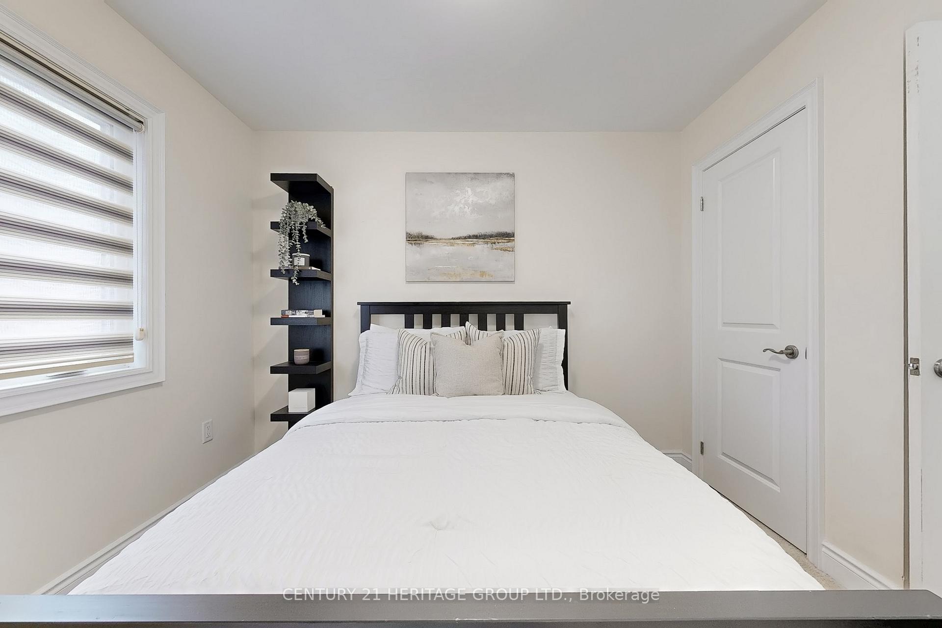 Photo 35 of 33 Lorne Thomas Place, New Tecumseth, Alliston — HOMEH