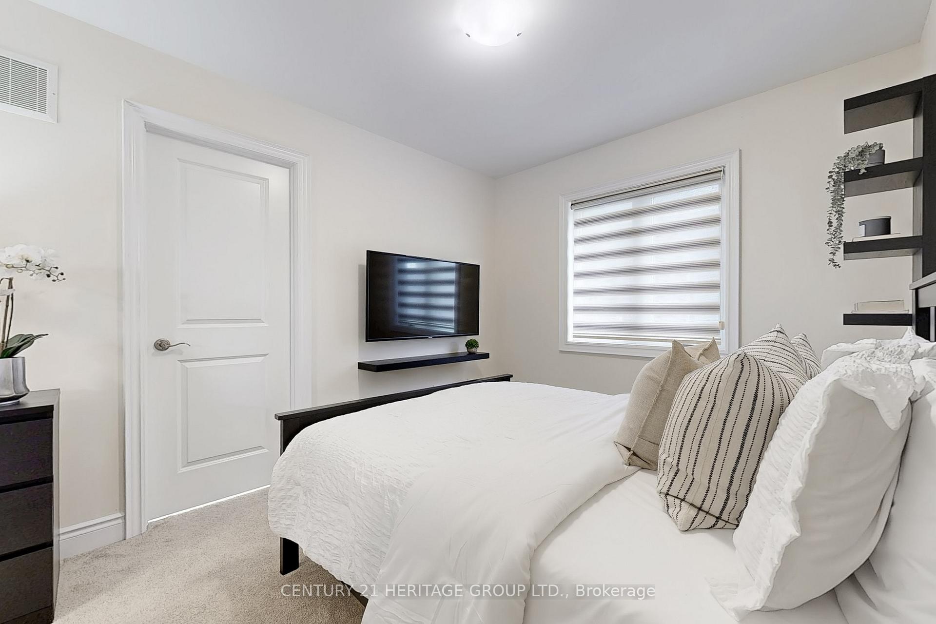 Photo 36 of 33 Lorne Thomas Place, New Tecumseth, Alliston — HOMEH