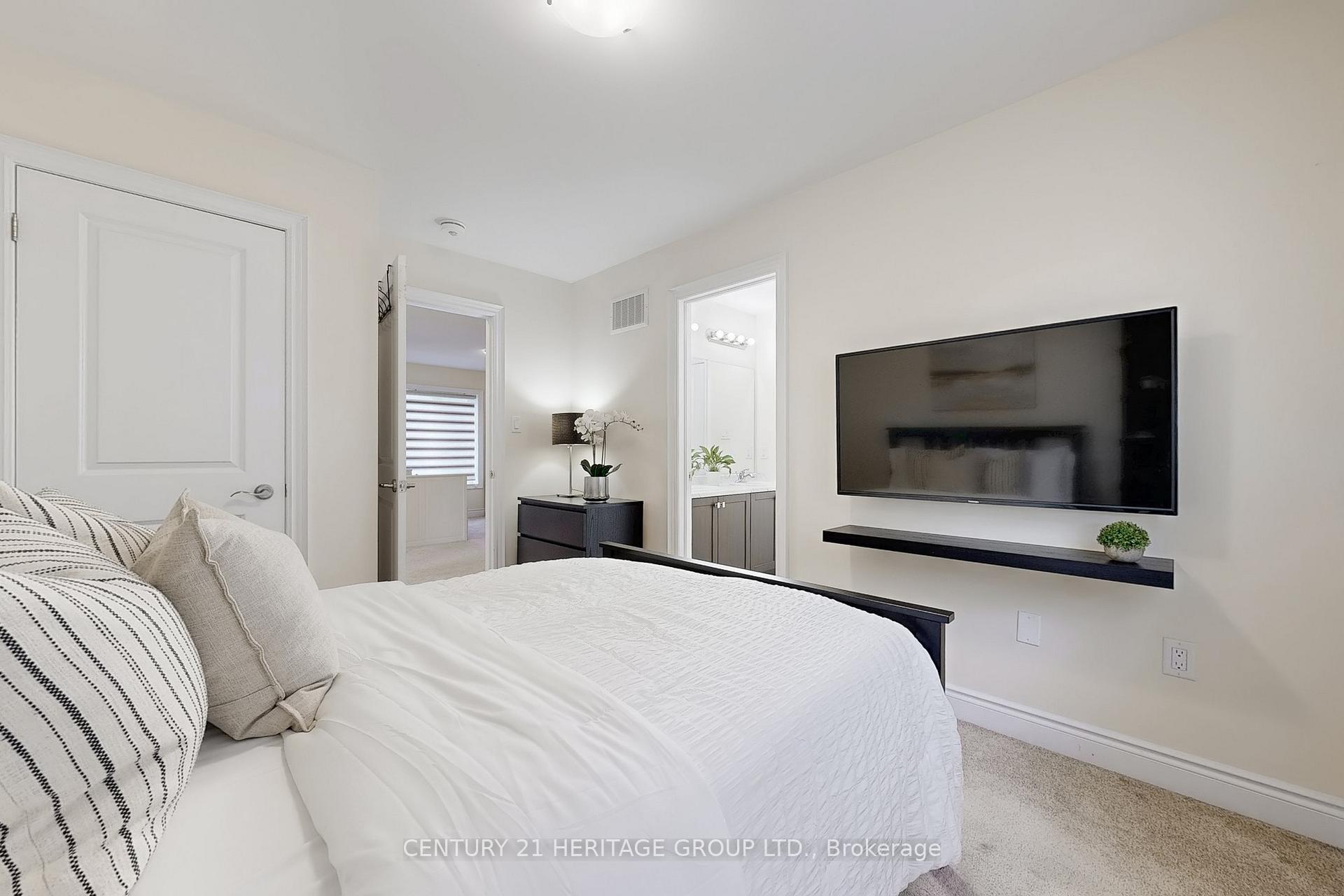 Photo 37 of 33 Lorne Thomas Place, New Tecumseth, Alliston — HOMEH