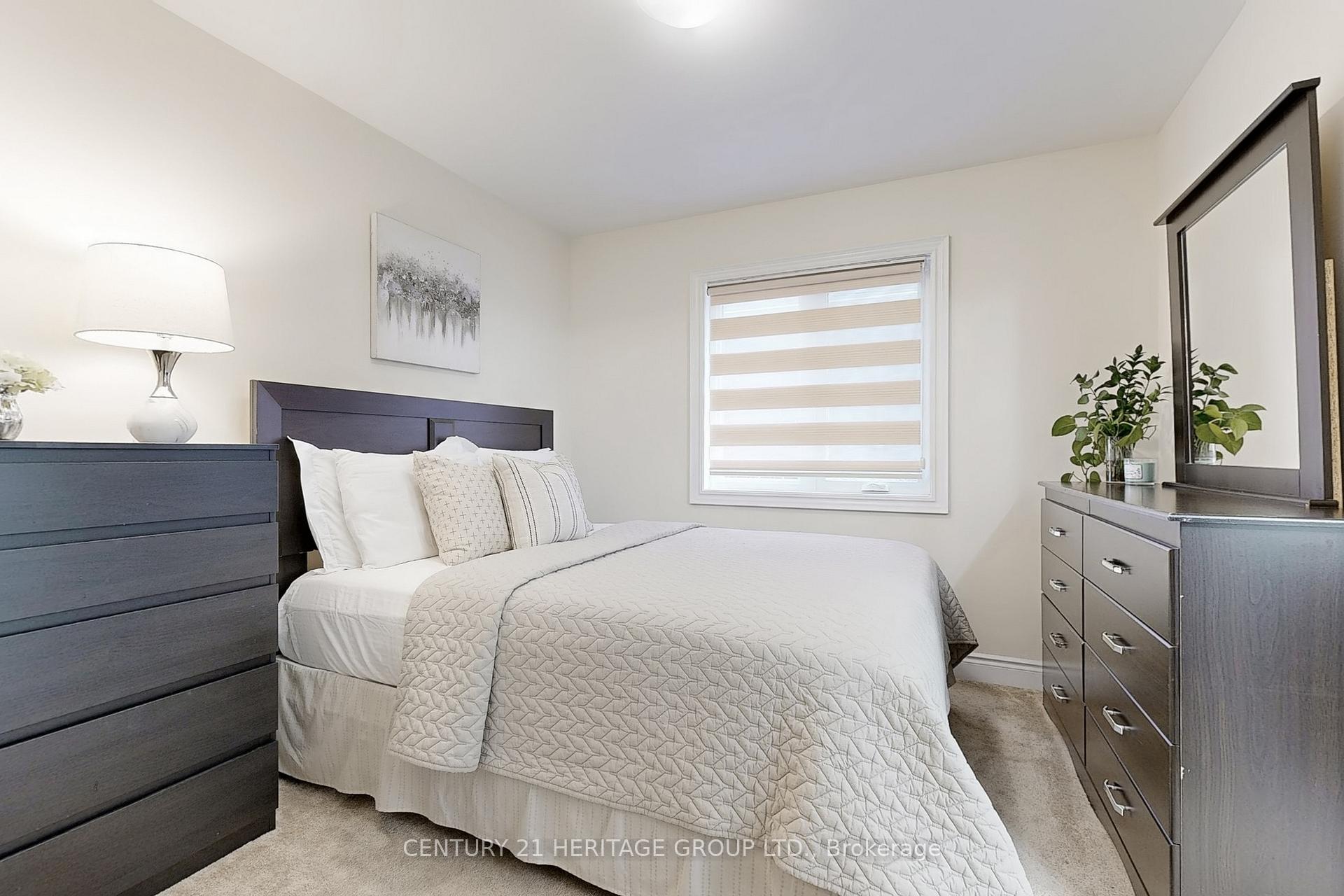 Photo 38 of 33 Lorne Thomas Place, New Tecumseth, Alliston — HOMEH