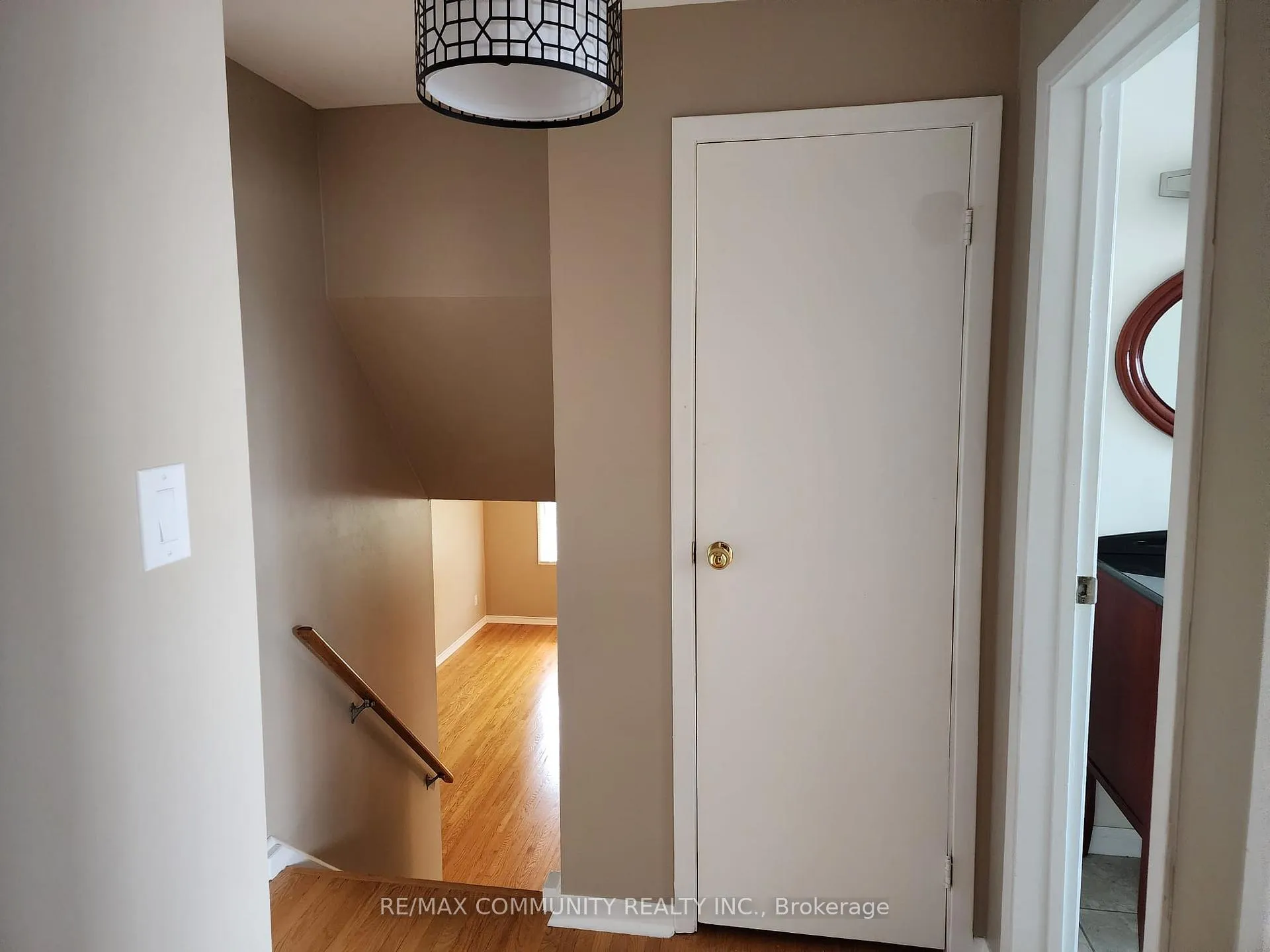 Photo 9 of 612 Dundee Avenue, Oshawa, McLaughlin — HOMEH