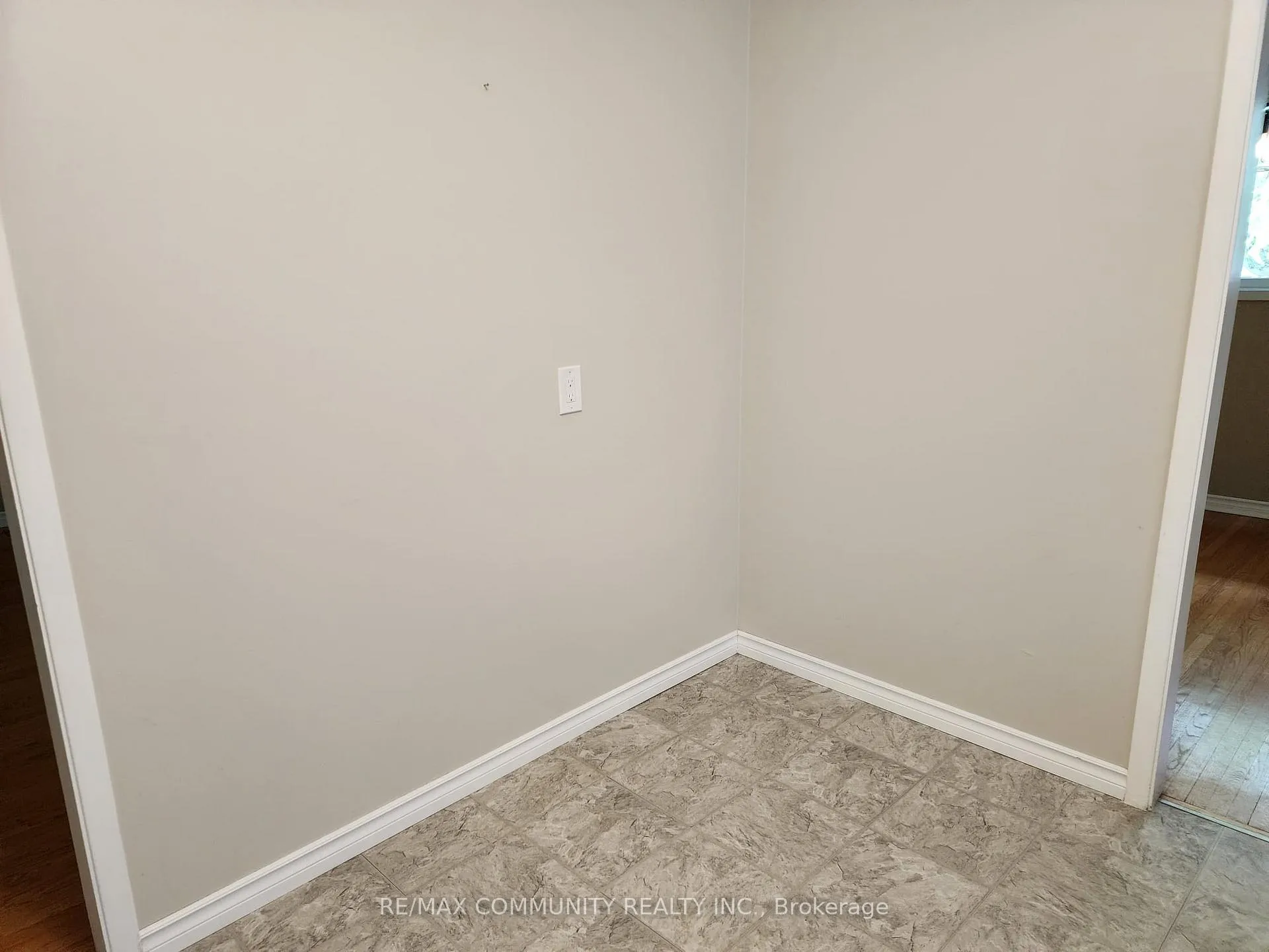 Photo 13 of 612 Dundee Avenue, Oshawa, McLaughlin — HOMEH