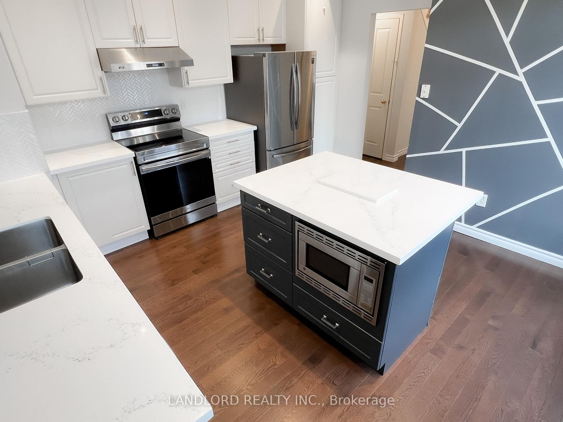 Photo 5 of 129 Bur Oak Avenue, Markham, Berczy — HOMEH