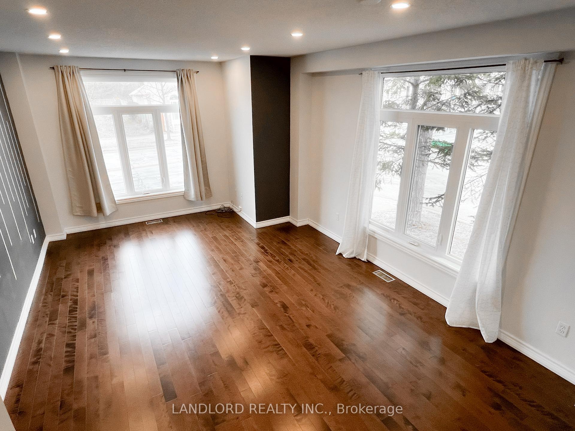 Photo 9 of 129 Bur Oak Avenue, Markham, Berczy — HOMEH