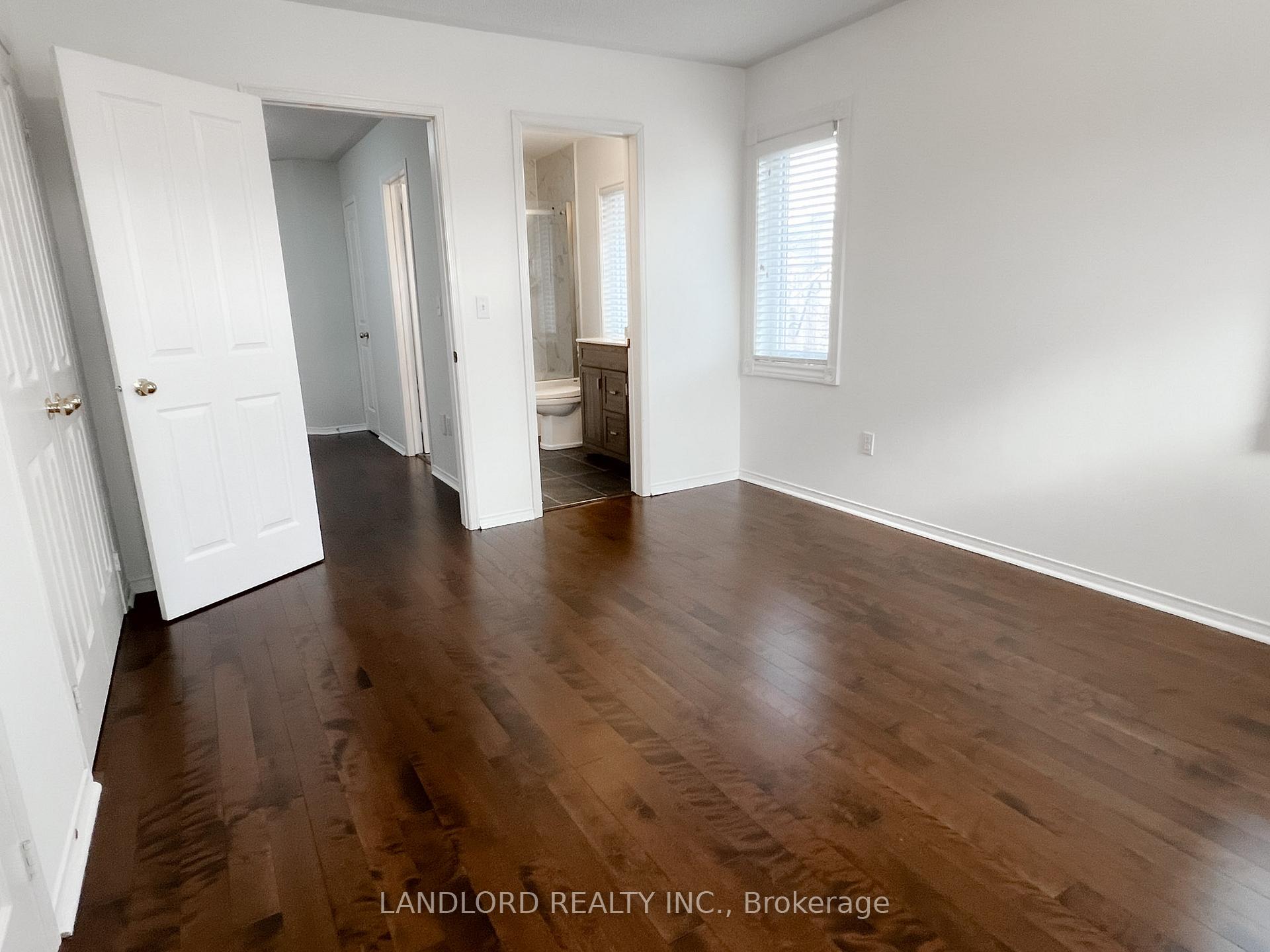 Photo 11 of 129 Bur Oak Avenue, Markham, Berczy — HOMEH