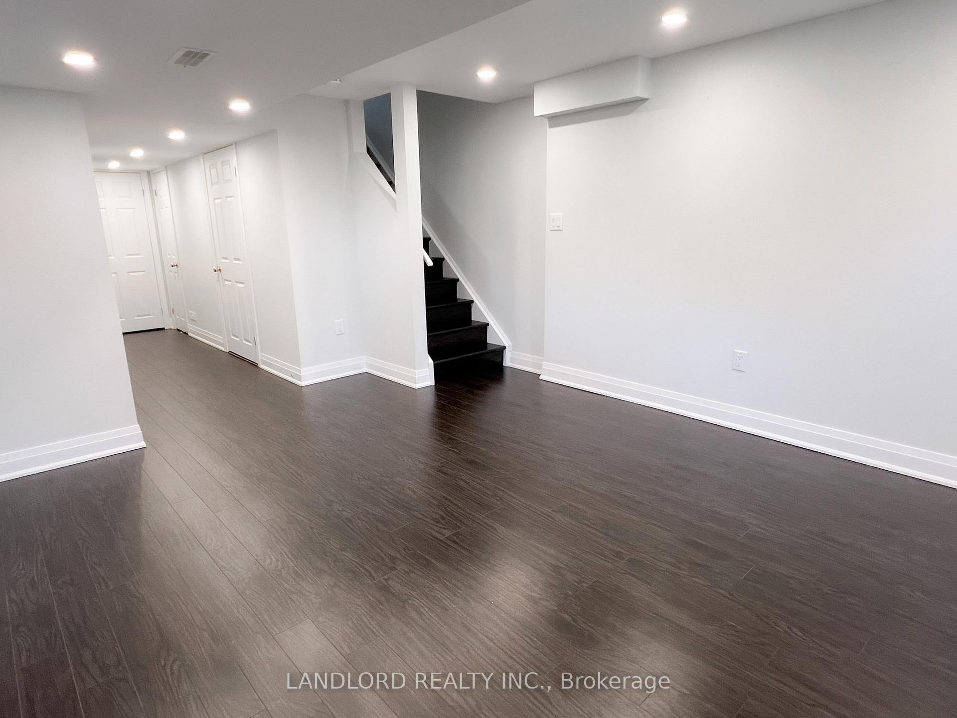 Photo 23 of 129 Bur Oak Avenue, Markham, Berczy — HOMEH