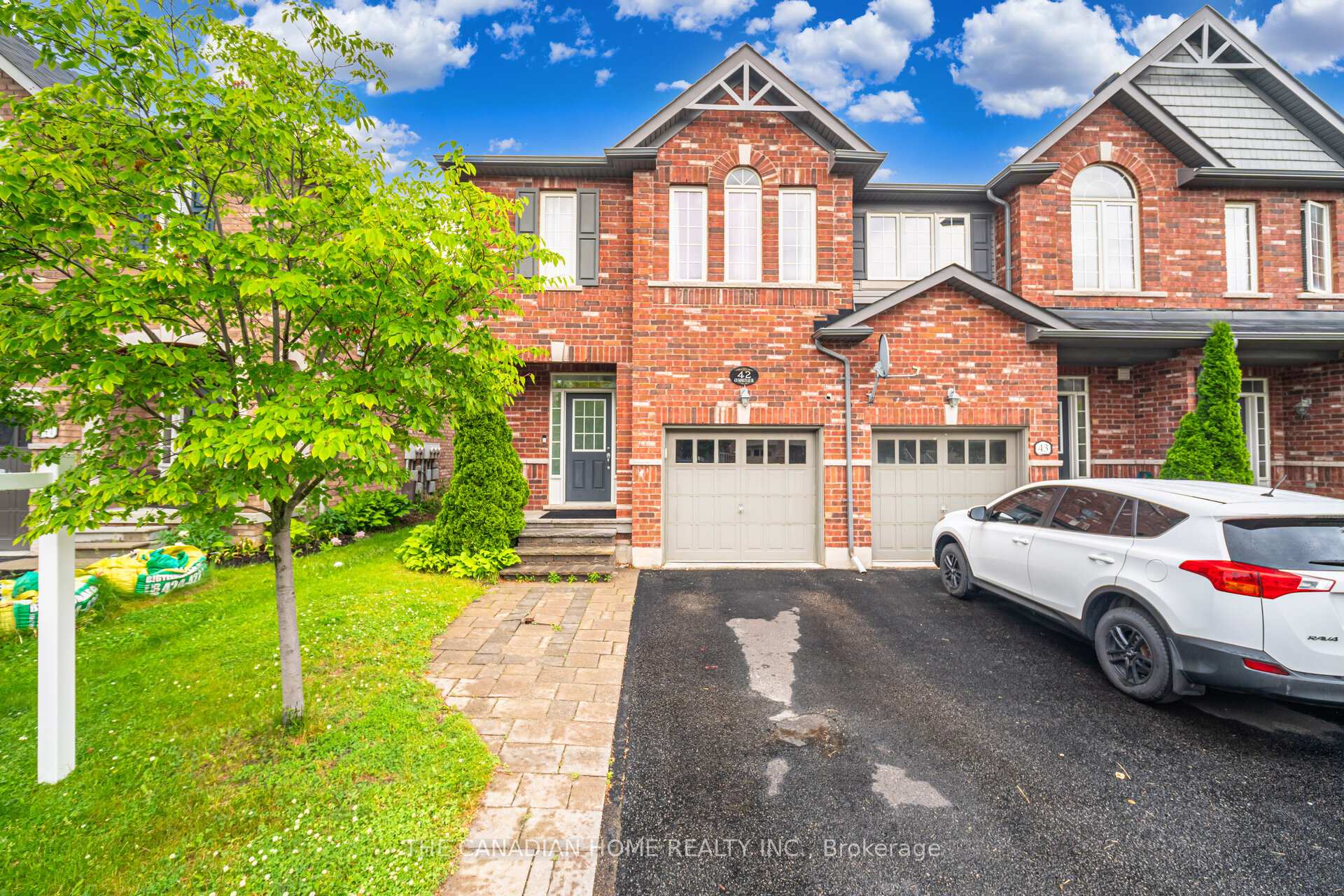 Photo 3 of Unit 42, 651 Farmstead Drive, Milton, Willmott — HOMEH
