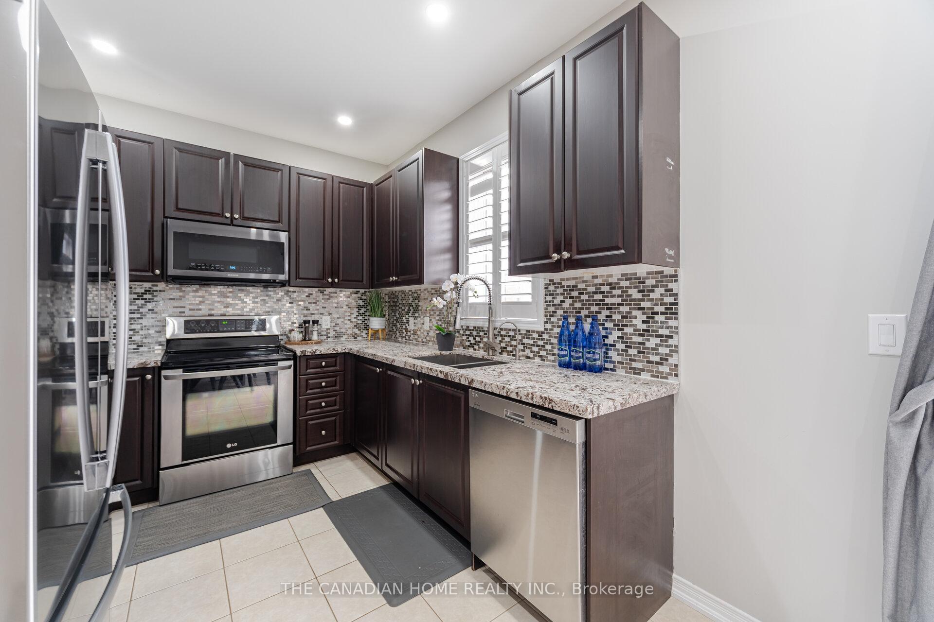 Photo 27 of Unit 42, 651 Farmstead Drive, Milton, Willmott — HOMEH