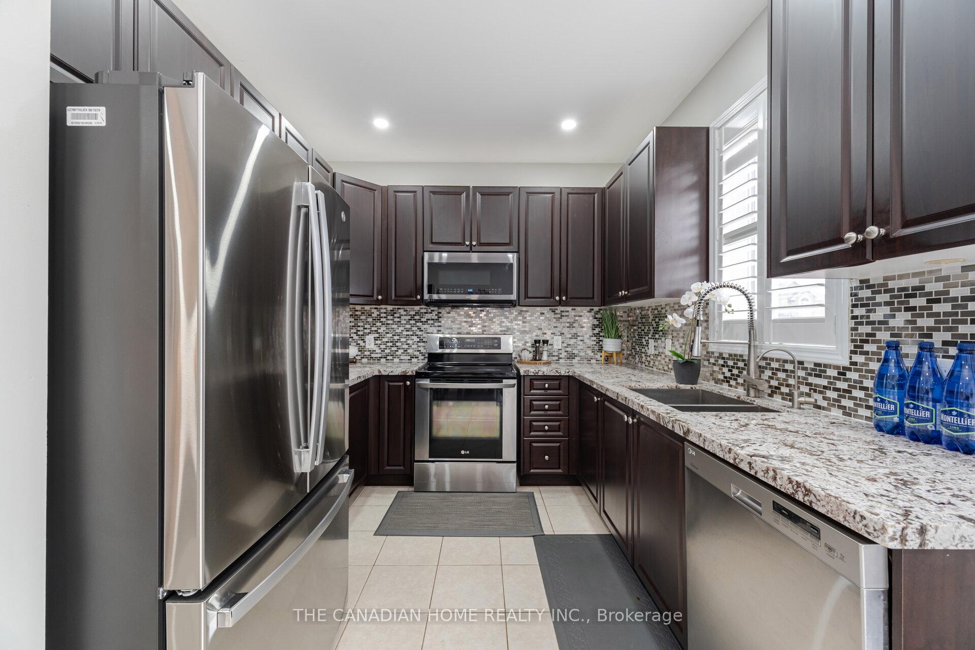 Photo 9 of Unit 42, 651 Farmstead Drive, Milton, Willmott — HOMEH