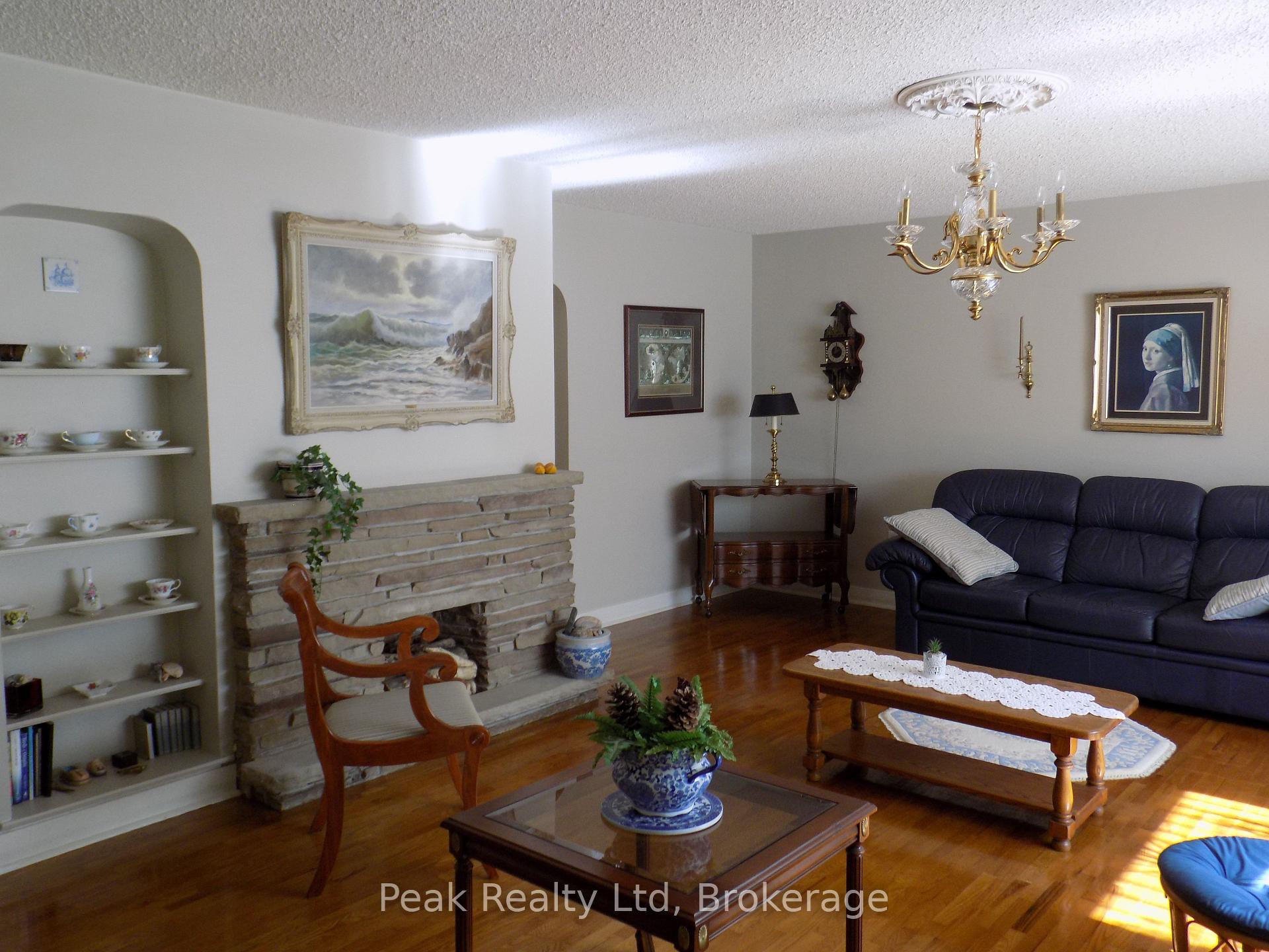 Photo 2 of 835 York Avenue N, North Perth, Listowel — HOMEH