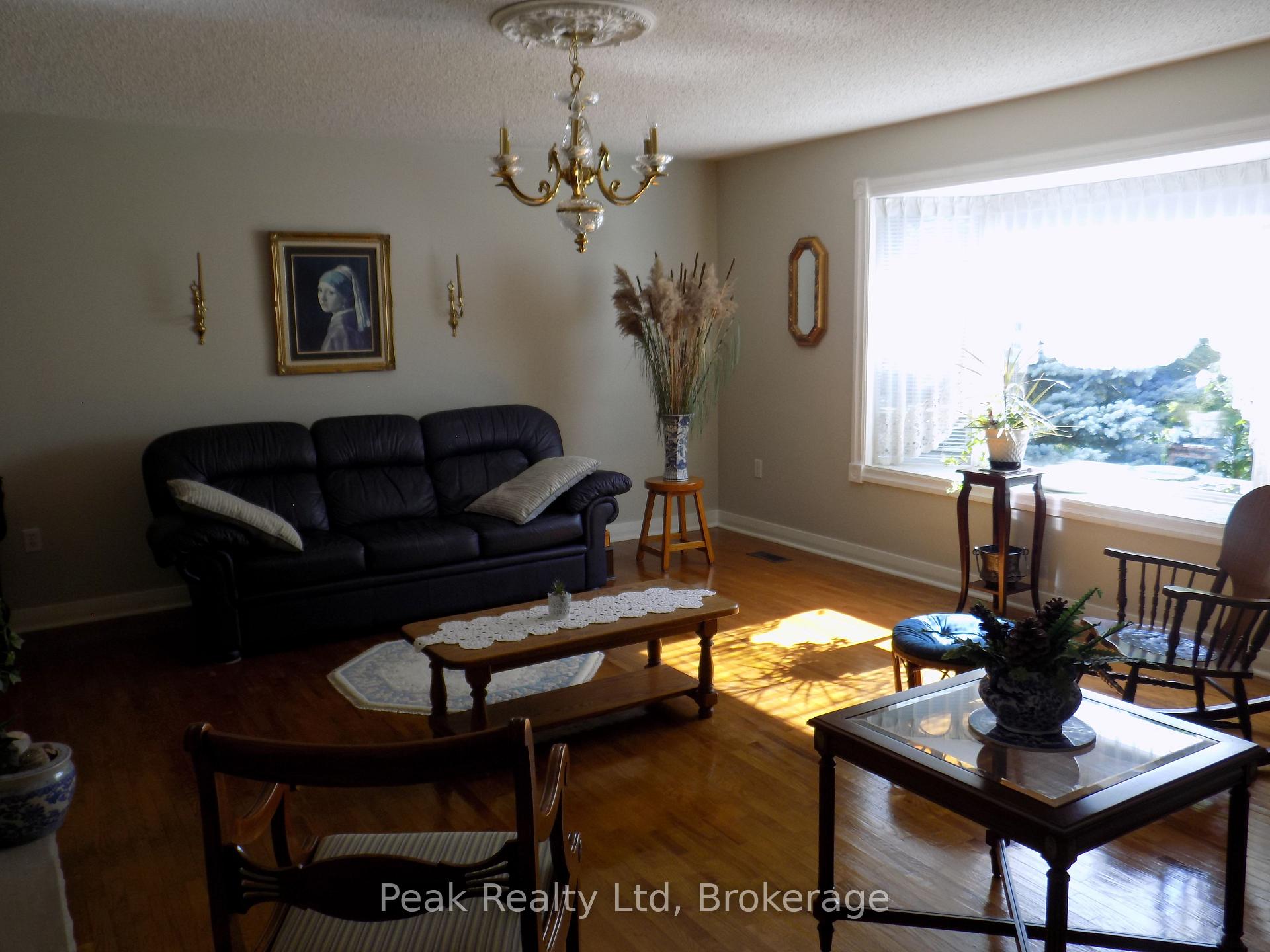 Photo 6 of 835 York Avenue N, North Perth, Listowel — HOMEH