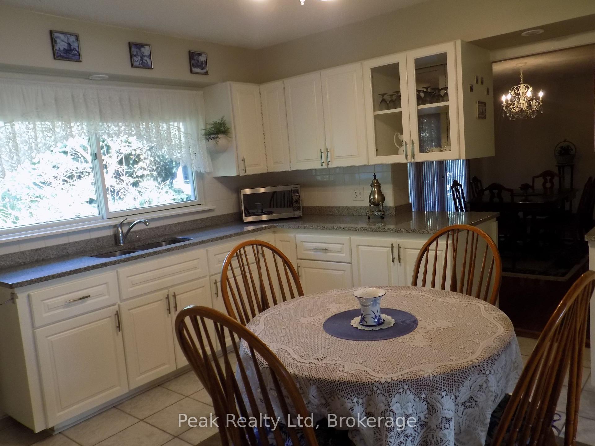 Photo 7 of 835 York Avenue N, North Perth, Listowel — HOMEH