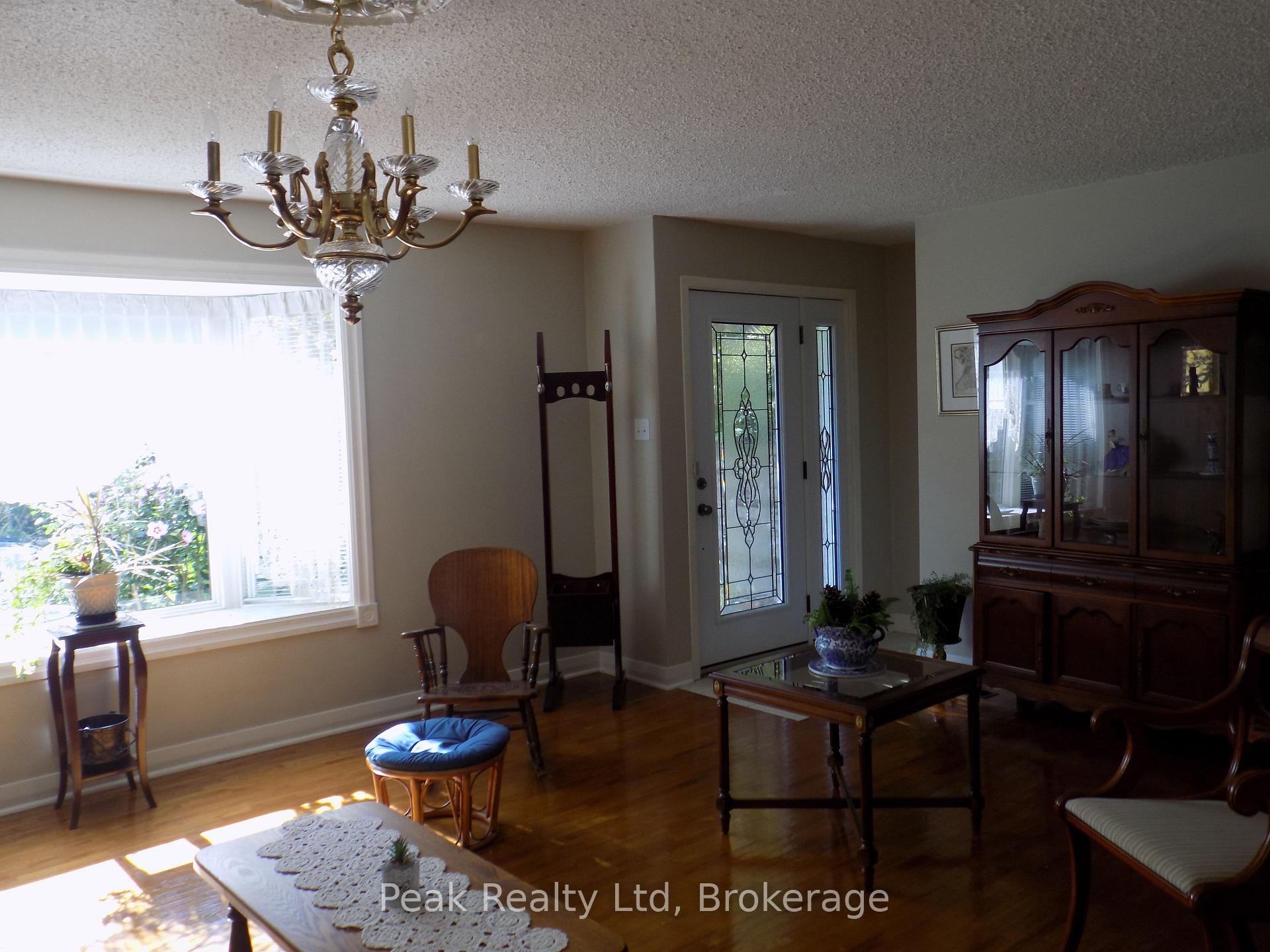 Photo 9 of 835 York Avenue N, North Perth, Listowel — HOMEH