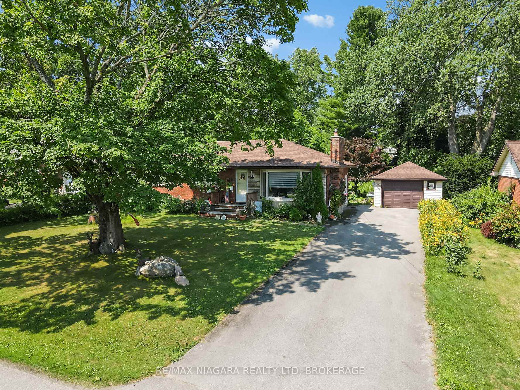 Photo 2 of 22 Lorimer Street, Pelham, Fonthill — HOMEH