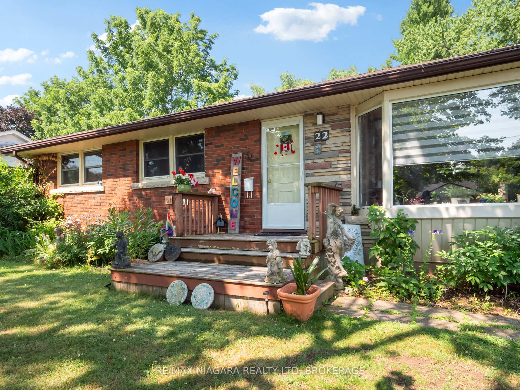 Photo 3 of 22 Lorimer Street, Pelham, Fonthill — HOMEH