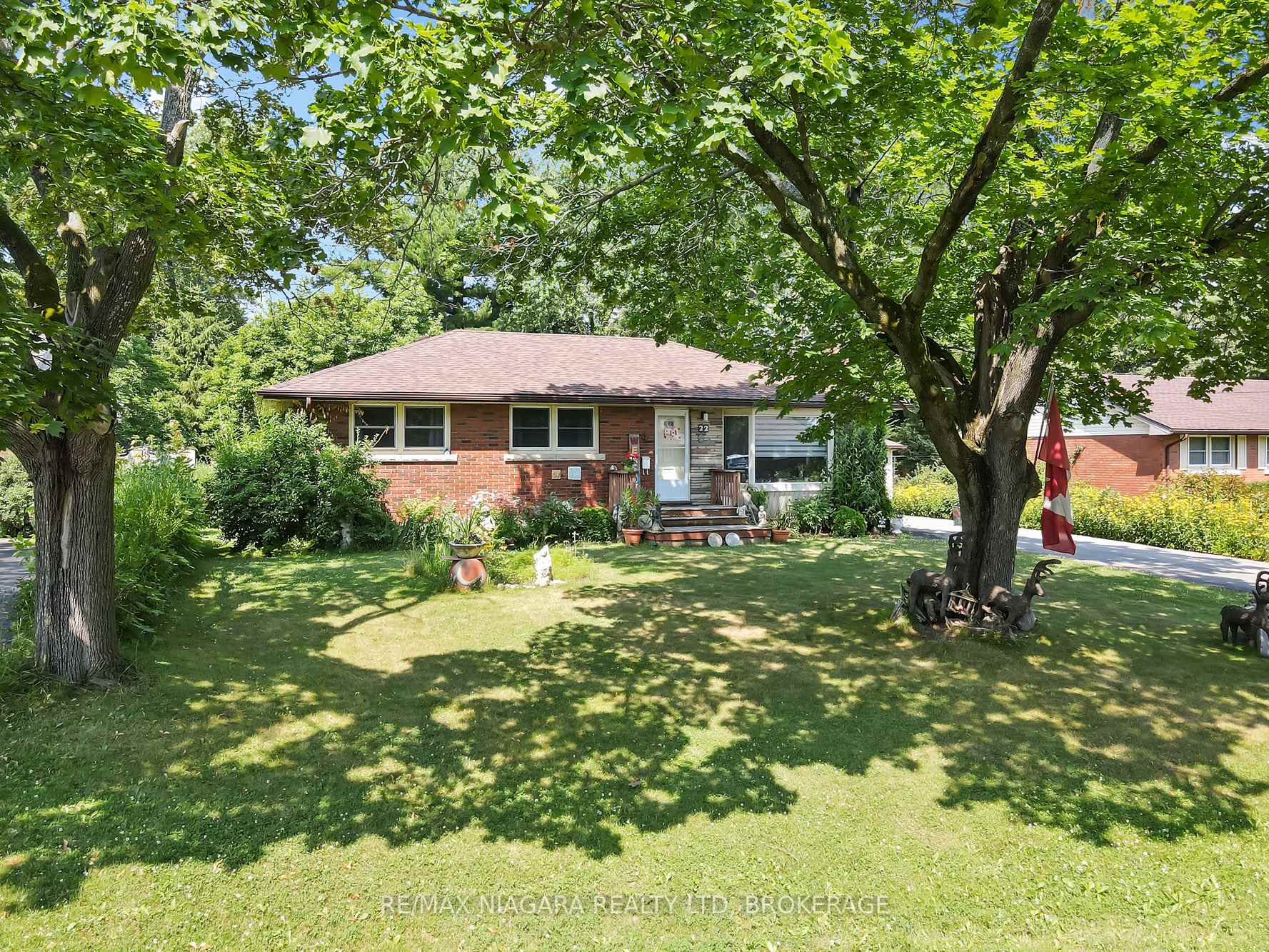 Photo 4 of 22 Lorimer Street, Pelham, Fonthill — HOMEH