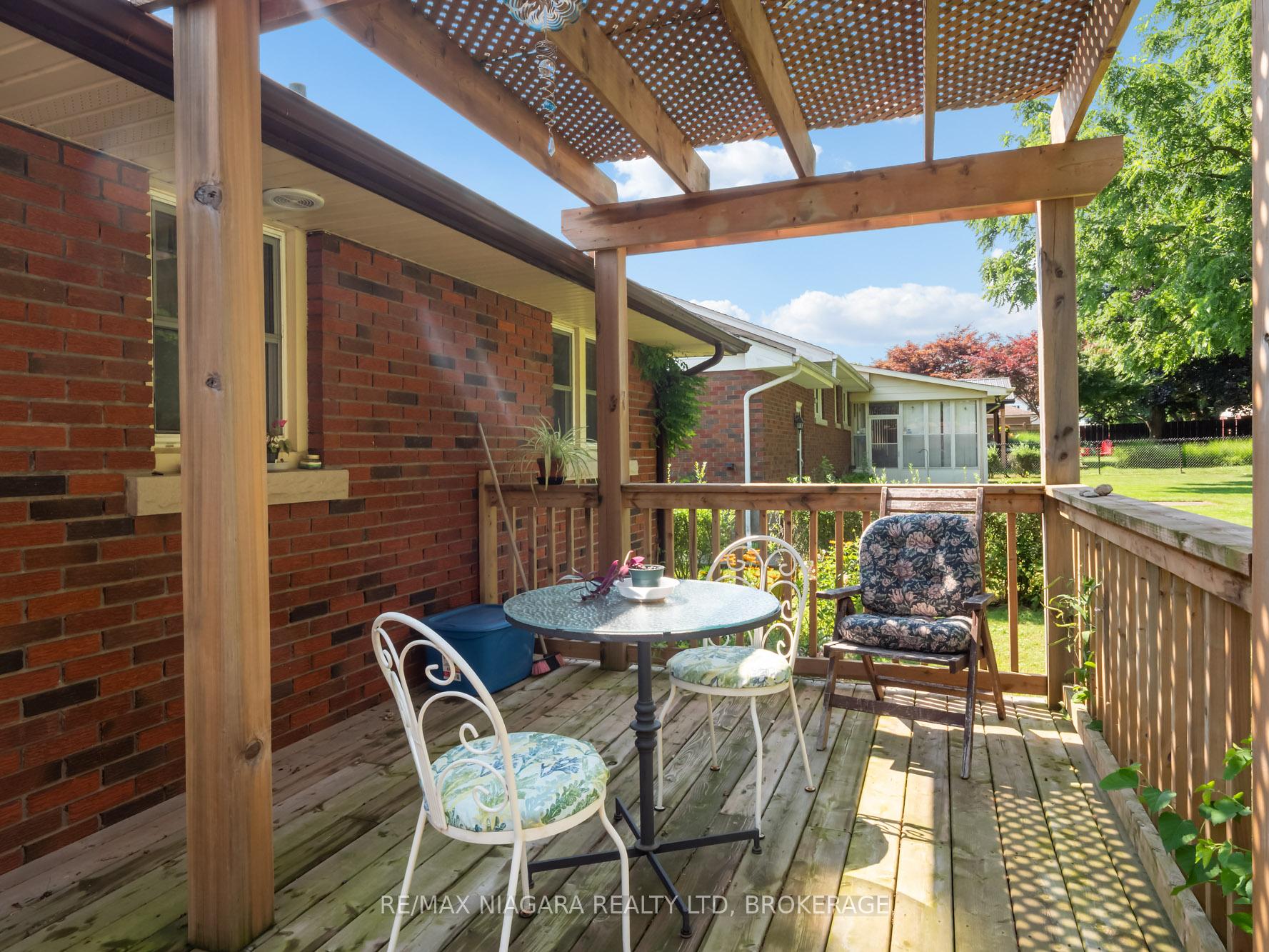 Photo 5 of 22 Lorimer Street, Pelham, Fonthill — HOMEH
