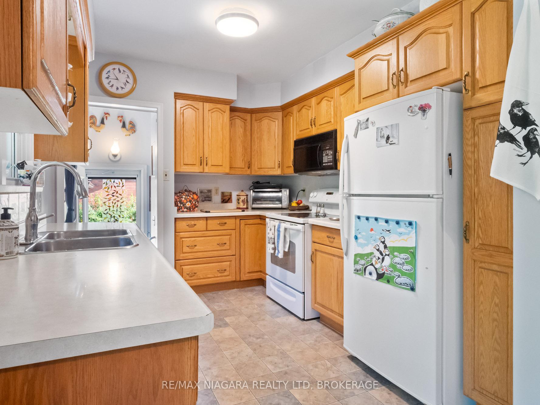 Photo 7 of 22 Lorimer Street, Pelham, Fonthill — HOMEH