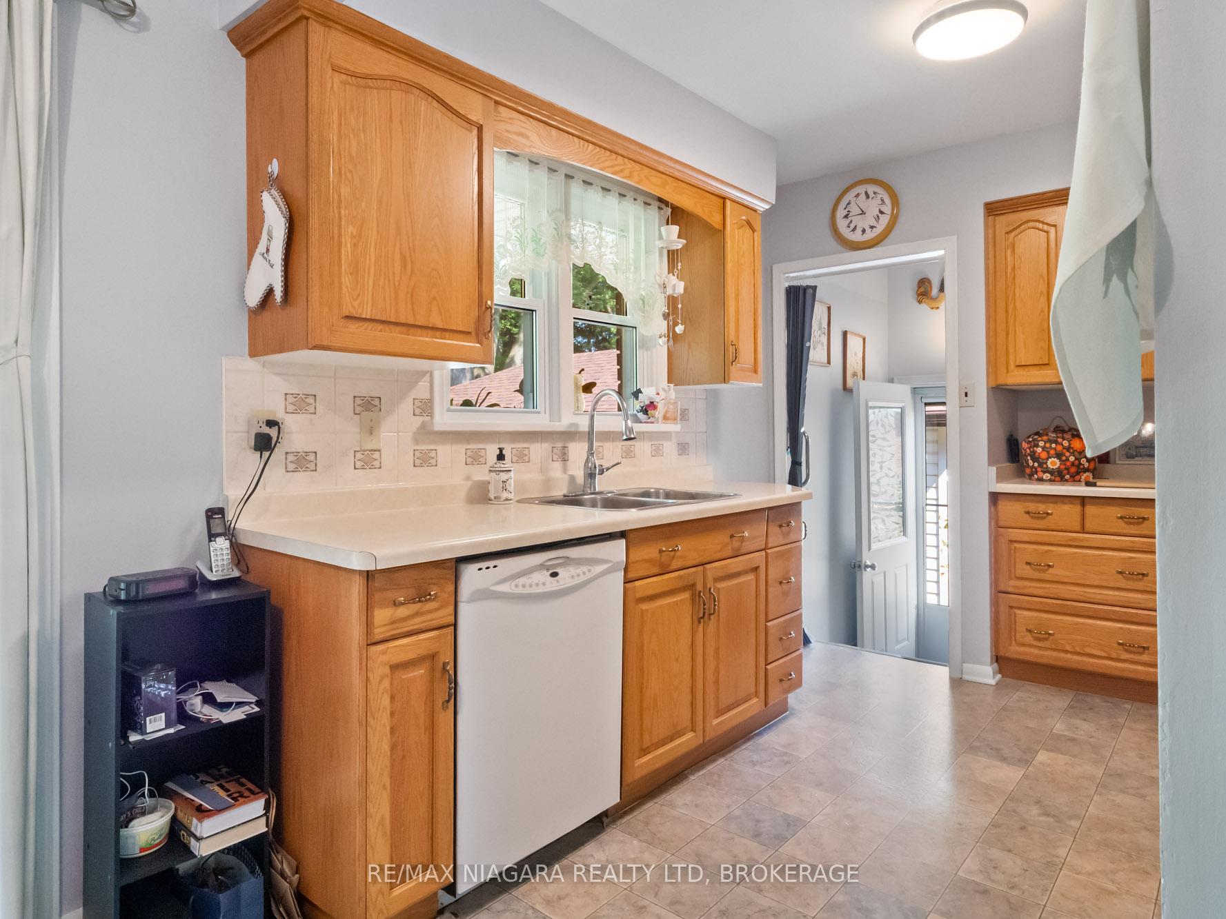 Photo 8 of 22 Lorimer Street, Pelham, Fonthill — HOMEH