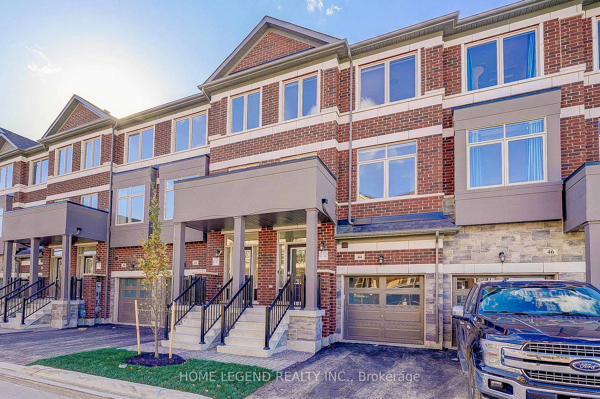 Photo 1 of 44 Sissons Way, Markham, Box Grove — HOMEH